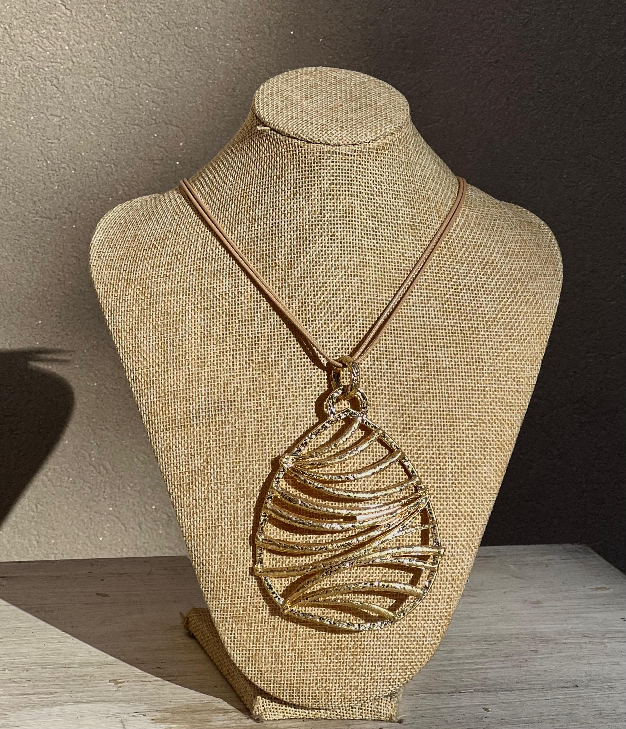 Collar de Diseño | ARIEL